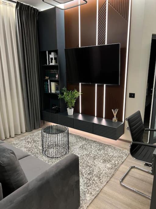 Ath Modern Homes - Luxury Apartment In The City Center Яссы Экстерьер фото