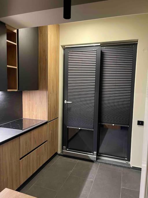 Ath Modern Homes - Luxury Apartment In The City Center Яссы Экстерьер фото