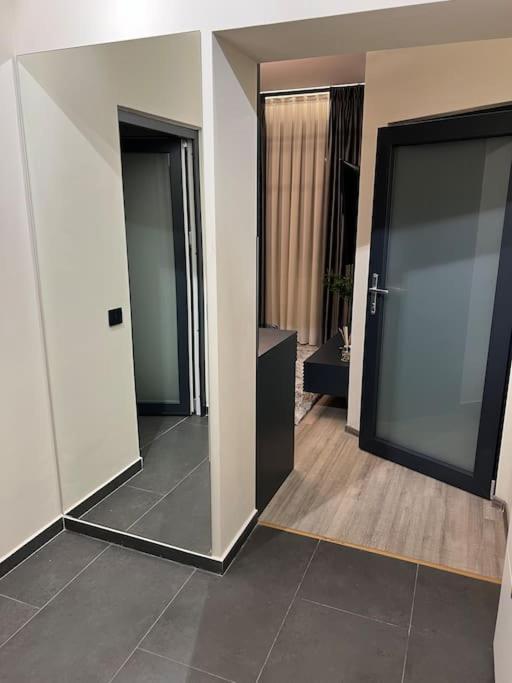 Ath Modern Homes - Luxury Apartment In The City Center Яссы Экстерьер фото